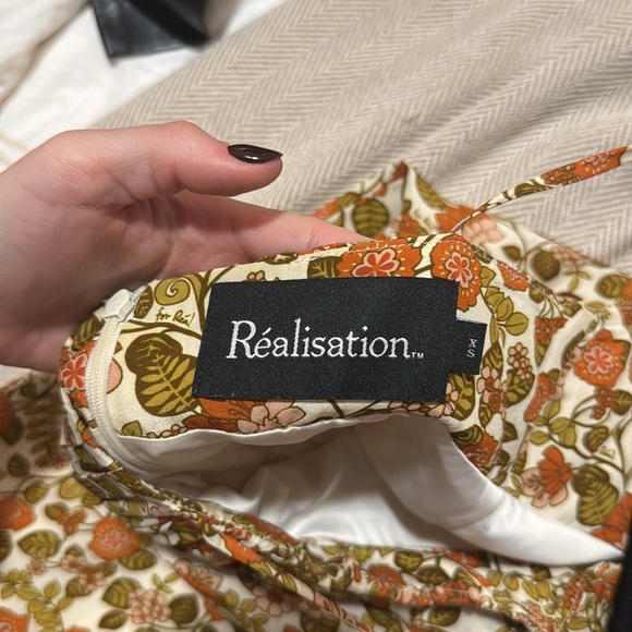 Realisation Devon Mini Silk Dress - Picture 5 of 9